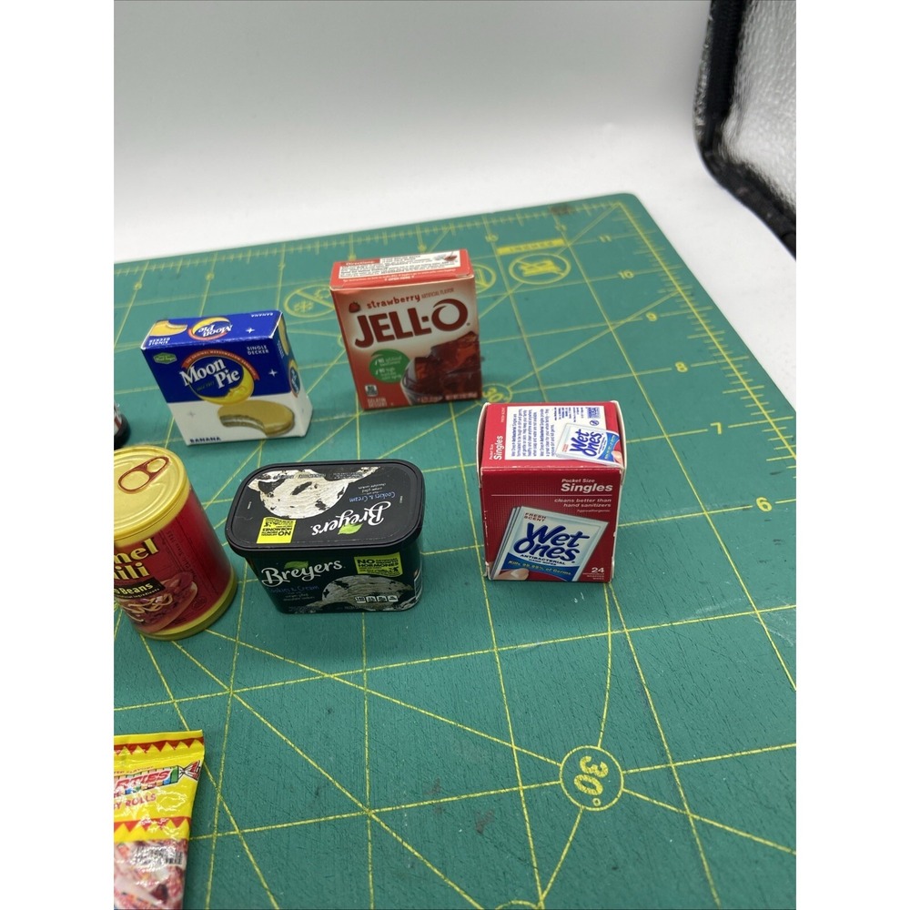 Zuru 5 Surprise Mini Brands Lot 11pc Twinkies Hormel Jell-O Breyers Miniatures - Picture 4 of 5